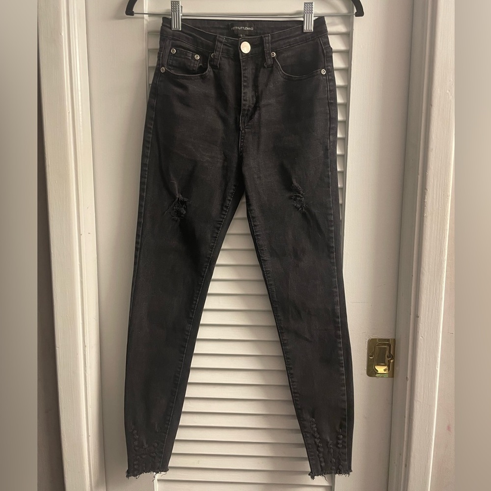 Pretty Little Thing PLT Blk Washed Distressed Cropped Skinny Jeans, Size 6 - Picture 1 of 14